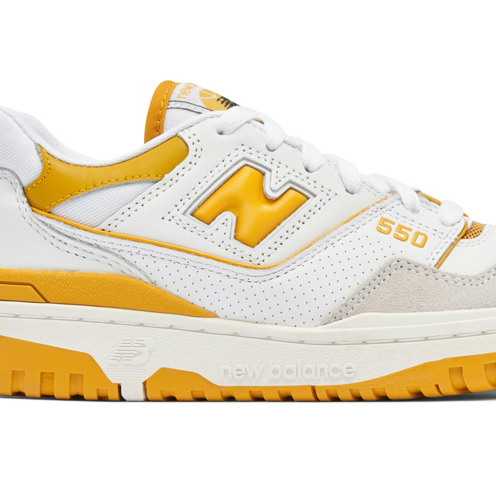 NEW BALANCE 550 SEA SALT VARSITY GOLD