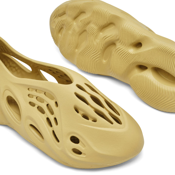 YEEZY FOAM RUNNER SULFUR