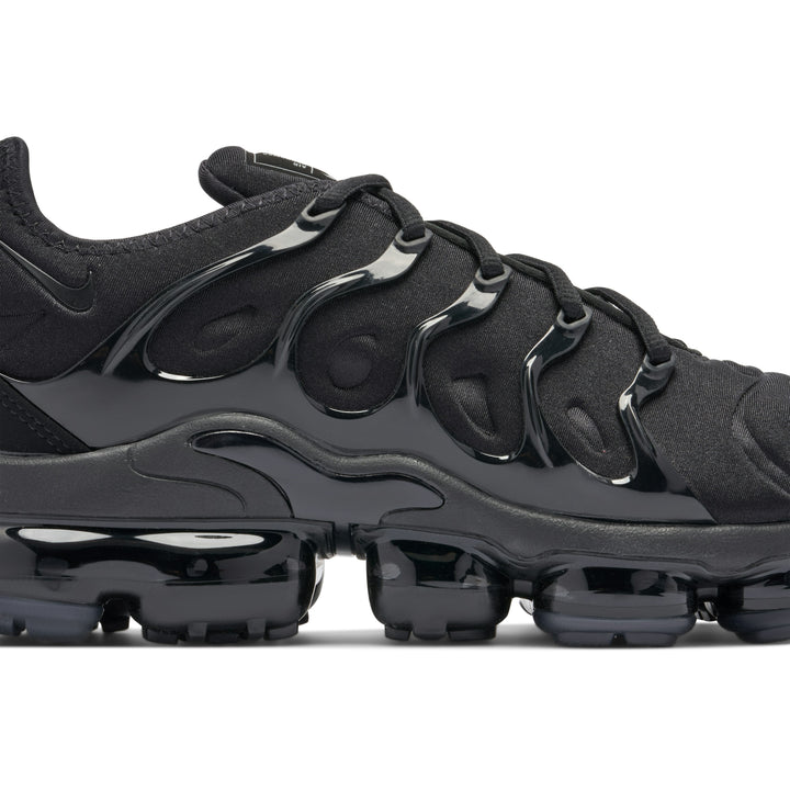 TRIPLE BLACK AIR VAPORMAX PLUS