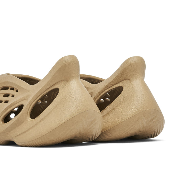 YEEZY FOAM RUNNER CLAY TAUPE